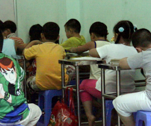 Cô giáo ở Sài Gòn bị kỷ luật vì dạy thêm