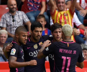 Đè bẹp Sporting Gijon, Barca tạm chiếm ngôi đầu