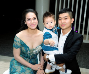 Nhật Kim Anh tổ chức tiệc thôi nôi cho con trai