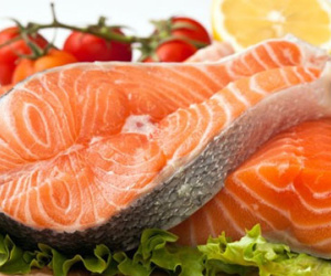 Cá hồi nuôi là thực phẩm độc hại?
