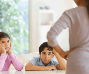 7 lí do để bố mẹ luôn nhớ "dù điên tiết cũng không được đánh con"