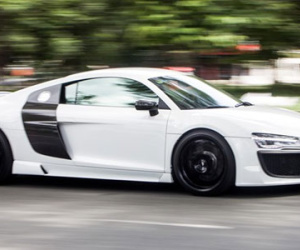 Audi R8 độ pô Akrapovic tại Sài Gòn
