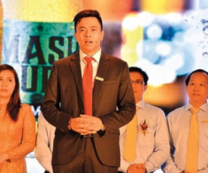 Cả nhà làm quan "đúng quy trình": Phình to quyền lực gia đình