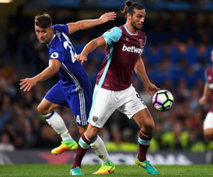 Chelsea thua thảm, Conte thẳng tay "trảm" 2 tội đồ