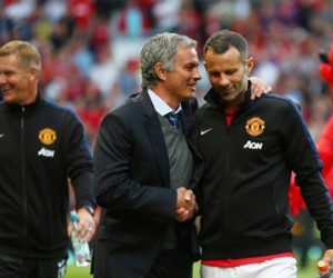 Ryan Giggs sắp đối đầu MU trên băng ghế huấn luyện?