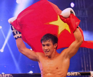 “Sát thủ” Việt vô địch sau màn “tra tấn thể lực” võ sĩ Trung Quốc