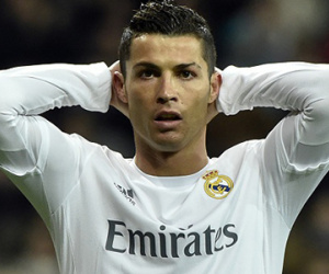 TIẾT LỘ: Cristiano Ronaldo rê bóng chỉ ngang… Ter Stegen