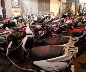 Bí thư Hà Nội: Vào phố đi bộ gửi xe 500 nghìn, có chịu được không?