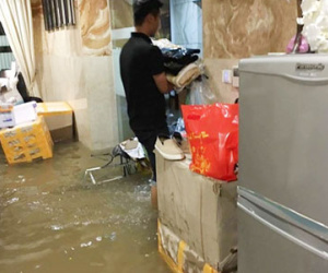 Cách khắc phục tường ngấm, sàn rộp sau mưa ngập