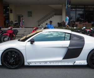 Cận cảnh Audi R8 V8 độ "khủng" rao bán 3,5 tỷ Đồng tại Việt Nam