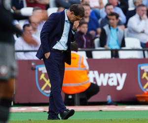 CĐV West Ham kêu gọi sa thải Bilic, Mancini có thể kế nhiệm