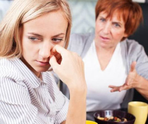 Con dâu ở cữ chứng kiến cảnh khó tin của mẹ chồng