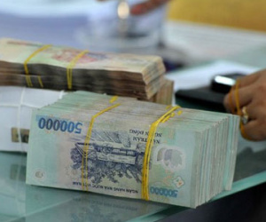 Làm gì để tiền gửi trong ngân hàng không "bốc hơi"