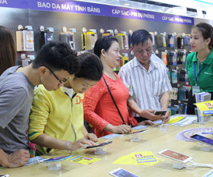 Nhà mạng trắng trợn "móc túi" khách hàng và những bài lý sự cùn