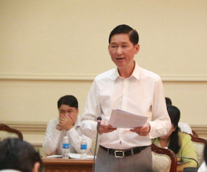Cán bộ tiếp dân mà lại "cãi nhau" với dân như giang hồ (!?)