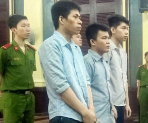 Chuốc thuốc ngủ bảo vệ, đột nhập vào cửa hàng điện thoại trộm cắp