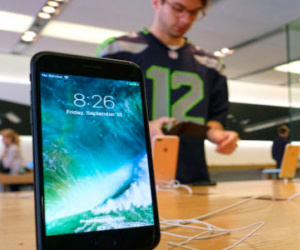 Giá sản xuất iPhone 7 chỉ bằng 1/3 giá bán