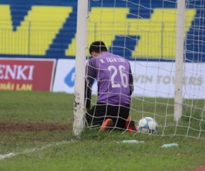 Hài hước: Tuấn Linh là thủ môn xuất sắc nhất V-League 2016