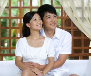 Hàng tháng, vợ tôi vẫn gửi 2/3 tiền lương vào số tài khoản của chồng cũ