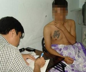 Nỗi khổ của nam bán dâm phải uống thuốc kích dục để “đi khách”
