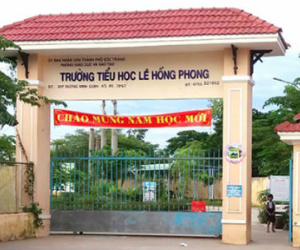 Học sinh lớp 6 bị trả về lớp 1 ở miền Tây