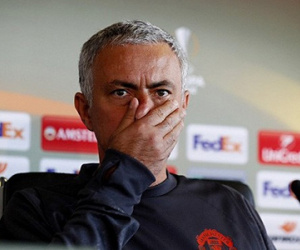 Mourinho lên tiếng vụ Sam Allardyce