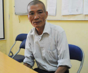 Sáng sáng "súc miệng" bằng điếu thuốc, bệnh nhân bị 'ung thư' hỏi thăm
