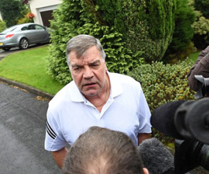 FA mất số tiền lớn vì HLV Allardyce