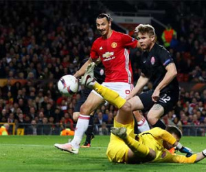 Ghi bàn quyết định cho M.U, Ibrahimovic vẫn bị chê "lười"
