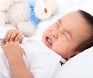 Giun đũa đục thủng ruột thừa bé 2 tuổi