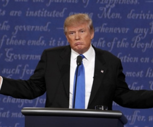 Ban tổ chức tranh luận thừa nhận micro của Trump có vấn đề