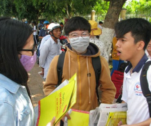 Trường “vắt chân lên cổ” triển khai phương án thi 2017