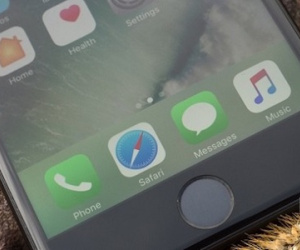Bị bắt vì bán iPhone cài sẵn game lậu