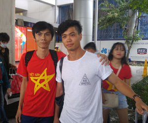 Công Phượng về tập trung ĐTQG với mái tóc lạ lẫm