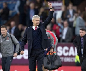 HY HỮU: Tàu hỏa đâm phải bò, fan Arsenal lỡ trận thắng Burnley