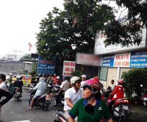 Cô gái 18 tuổi tố bác sĩ phụ khoa hiếp dâm: "Gia đình bạn trai hủy hôn, đòi lại 20 triệu đồng tiền lễ"