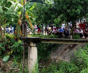 Kinh hãi phát hiện thi thể nam thanh niên dưới mương nước
