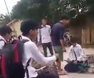 Nam sinh lớp 8 tự tử sau khi bị đánh, làm nhục trước bạn bè