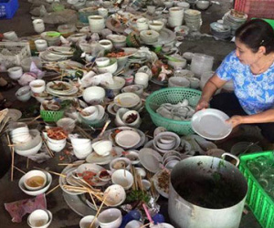 Nàng dâu mới phải "chiến đấu" với núi bát đĩa sau ngày cưới khiến chị em rưng rưng đồng cảm