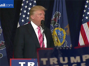 Ông Trump khom lưng chế giễu bà Clinton bị ốm phải ra về sớm