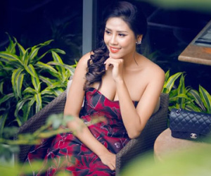 Nguyễn Loan gợi cảm trước ngày đi thi HH Hòa bình Quốc tế