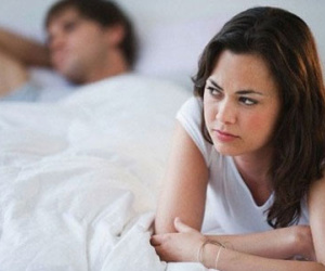 Bí mật của người vợ 10 năm "quỳ lạy" chồng giữa đêm