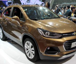Chevrolet Trax giá 769 triệu - đối thủ Ford EcoSport tại Việt Nam