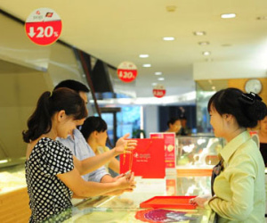 Giá vàng hôm nay 6/10: Giảm chưa từng có, đổ xô đi mua