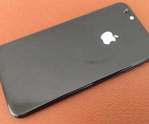 iPhone 6 độ vỏ Jet Black, logo phát sáng tại Việt Nam