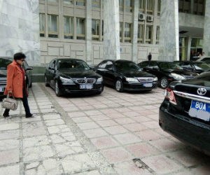 Khoán kinh phí xe công: Bộ Tài chính "lệnh" cắt giảm một số lái xe riêng