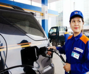 Mua mỗi lít xăng phải trả 8.800 đồng tiền thuế phí vì cách tính mới