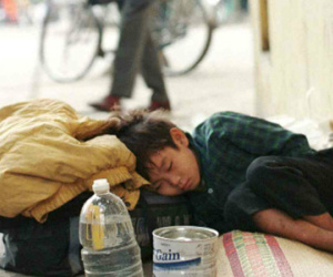 Trẻ bụi đời ở Hà Nội trên báo Anh