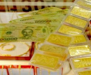 Giá vàng hôm nay 7/10: Chưa dừng "chảy máu", dồn nhau bán tháo