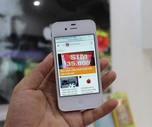 iPhone 4s nguyên seal về Việt Nam giá 3,2 triệu đồng